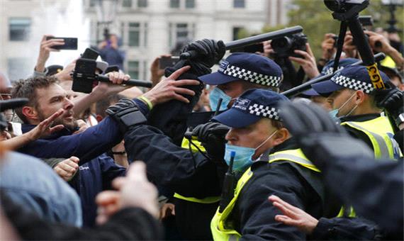 اعتراض علیه ماسک و قرنطنیه در لندن