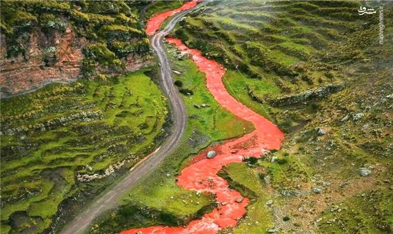 رودخانه شگفت انگیز سرخ در کشور پرو