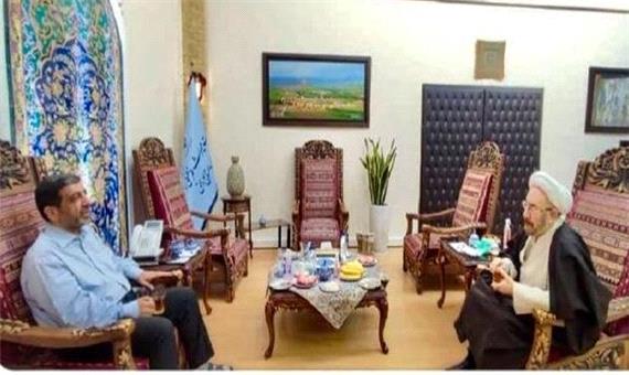 یک استکان چای ضرغامی با وزیر اطلاعات دولت اصلاحات