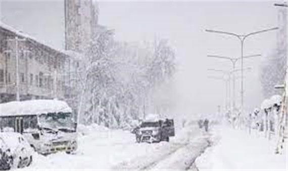 گم شدن خودروها در برف سنگین!