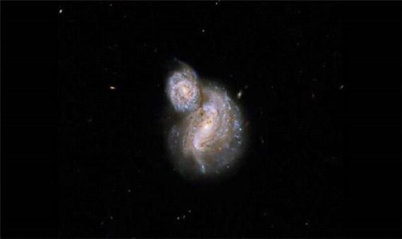تصویر هابل از 2 کهکشان مارپیچی عجیب