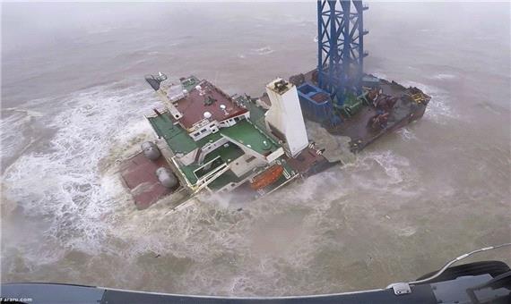 غرق شدن یک کشتی با 30 خدمه در دریای چین