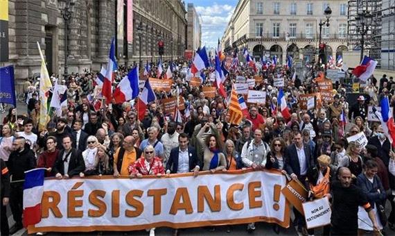 تظاهرات هزاران نفری فرانسوی‌ها برای استعفای ماکرون