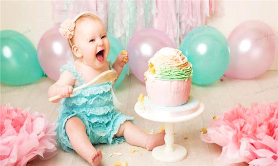 وقتی کیک تولدتو خیلی دوست داری!