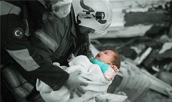 نجات نوزاد 36 ساعت بعد از زلزله در ترکیه