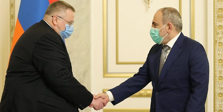 دیدار هیات روس با پاشینیان پس از ملاقات با علی‌اف