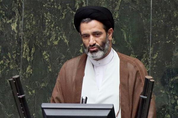 نماینده مجلس: استیضاح «فاطمی‌امین» هنوز از دستور کار خارج نشده است
