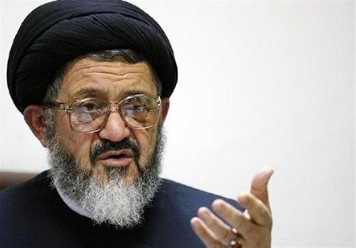 توصیه اکرمی به منتقدان پزشکیان: جلوی غلط را بگیرید نه اینکه صورت مسئله را پاک کنید