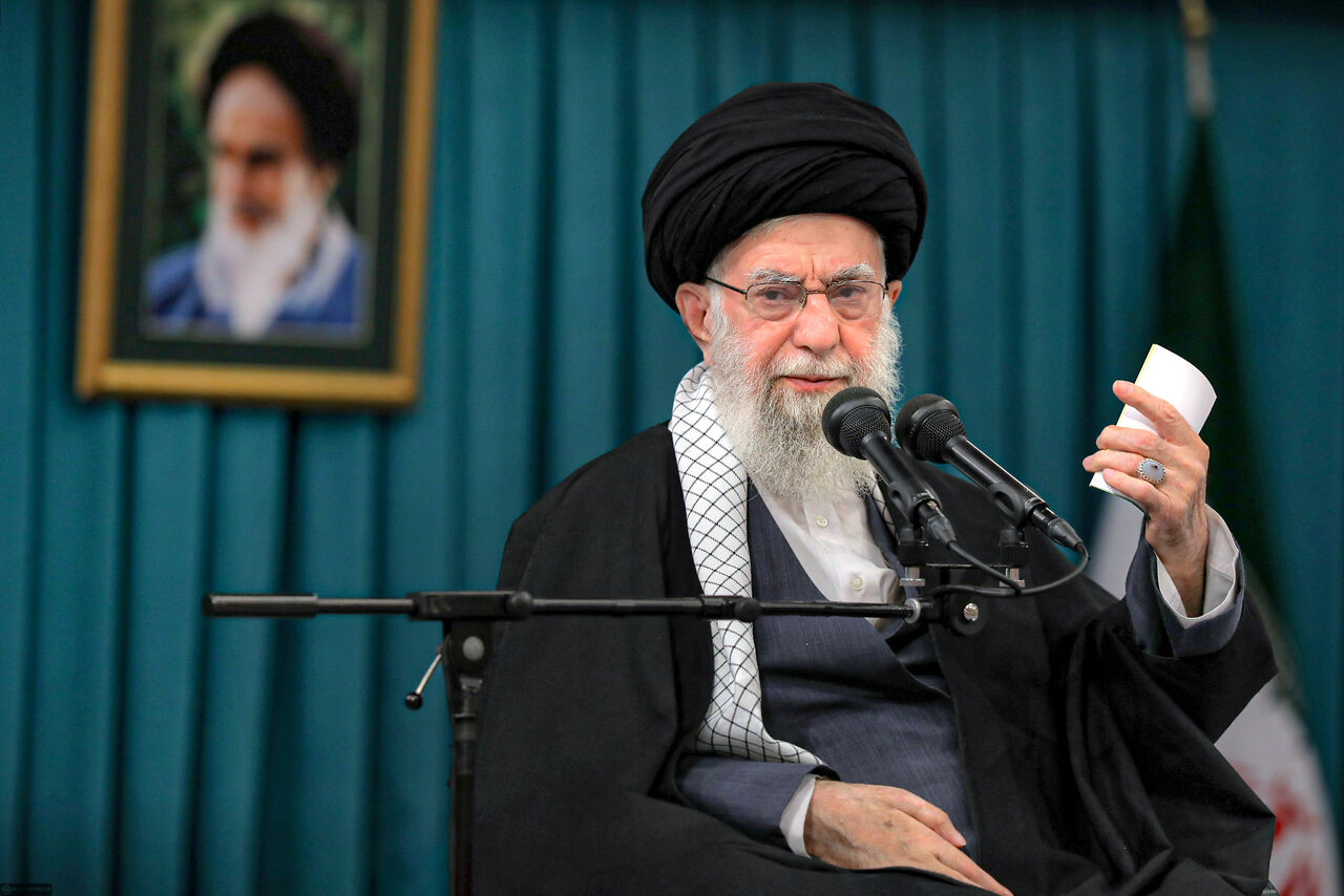 بیانات رهبر انقلاب دربارۀ تابلوی عصر عاشورای فرشچیان