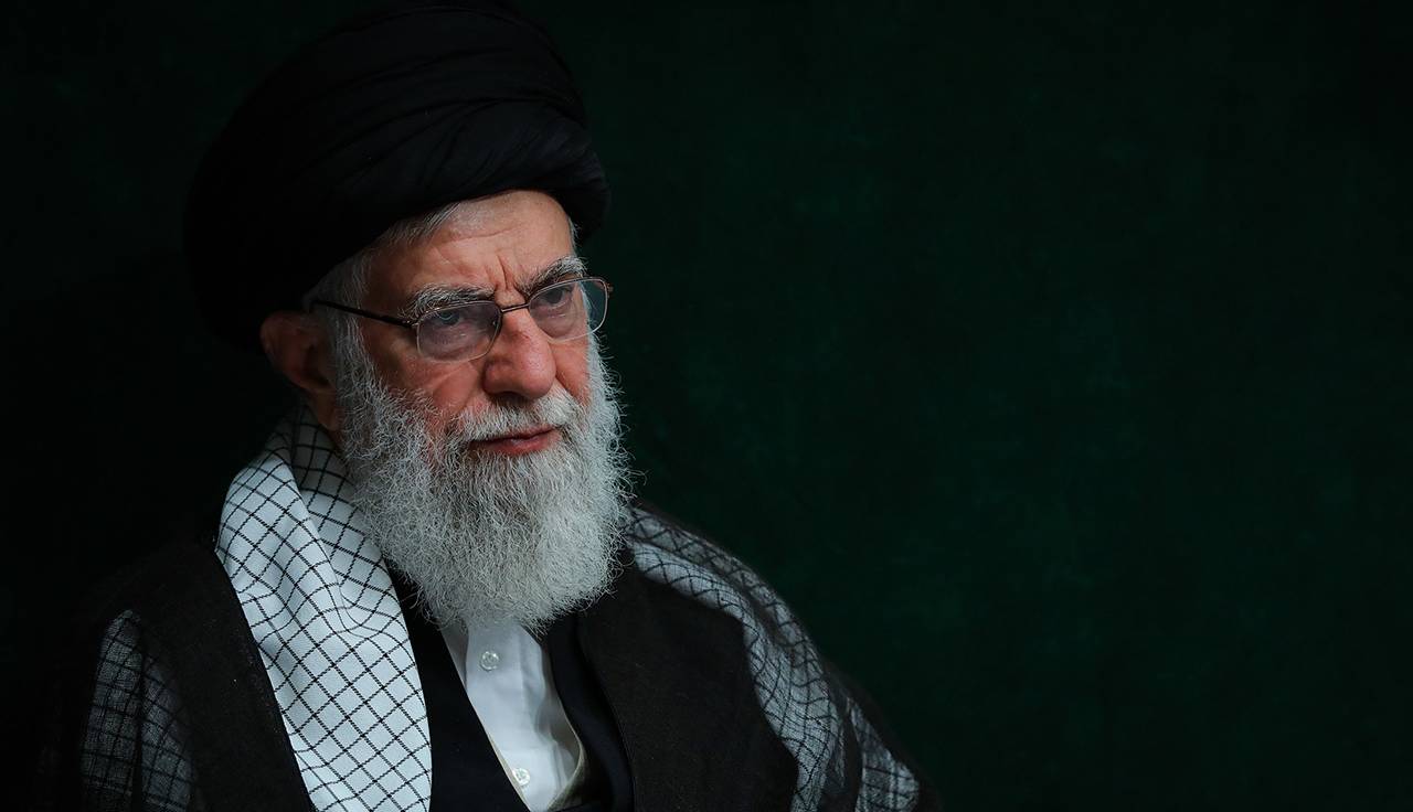 توصیه رهبر انقلاب به علامه حکیمی برای تربیت طلبه‌های فاضل