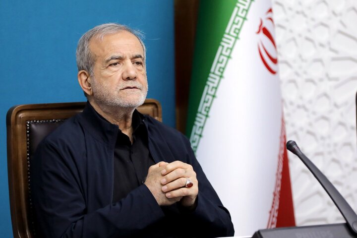 پزشکیان: از رهبر درخواست کردم که کارمندان ۹ بیایند و ۱۳ بروند