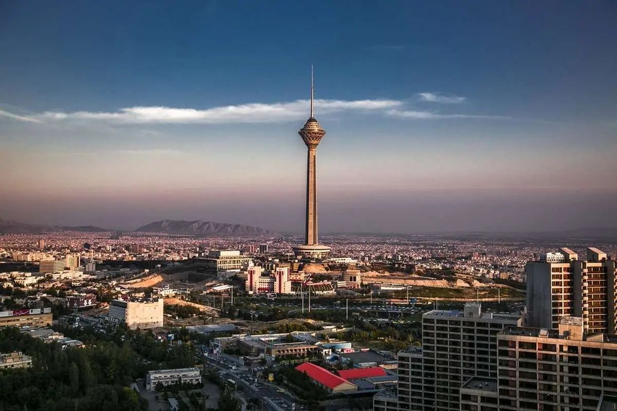 گزارش خبرنگار نیویورک‌تایمز از ایران؛ فردی با انگشت به سینه‌ام زد و گفت: حتی تو هم مسلمان خواهی شد