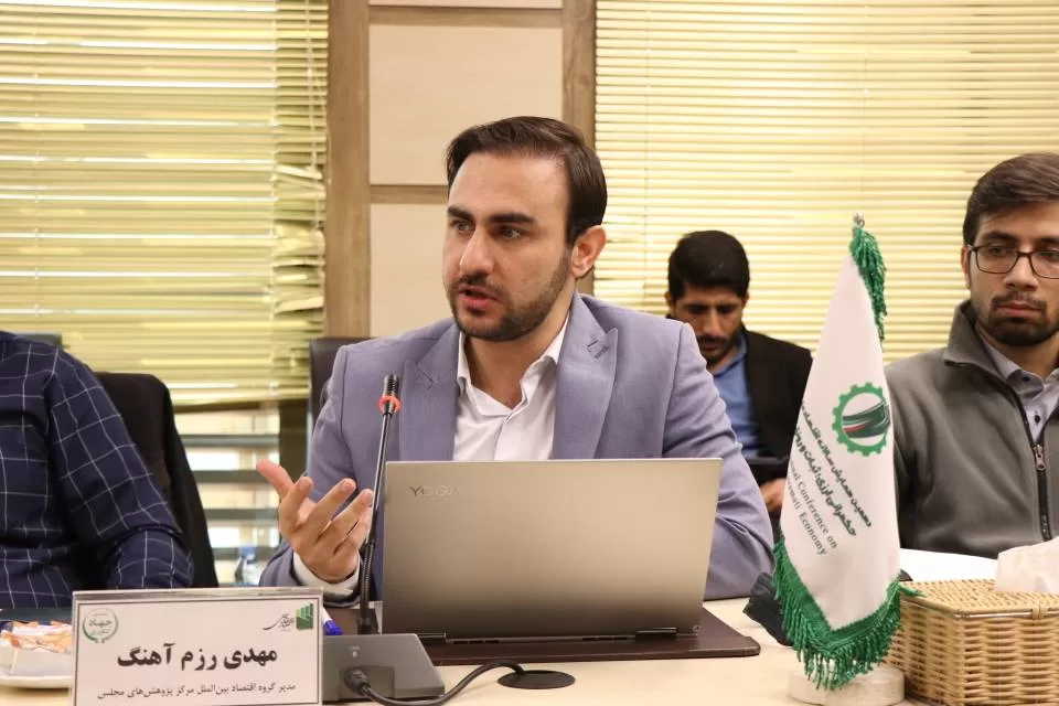مدیر مرکز پژوهش‌های مجلس: مکانیسم ماشه هیچ تاثیری بر تجارت دریایی ایران ندارد