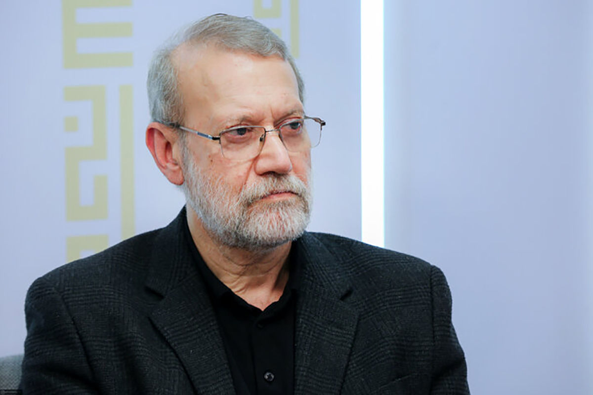 لاریجانی: شهید همدانی در همه مسائل  مهم کشور و در ابتدای انقلاب شجاعانه حضور داشت