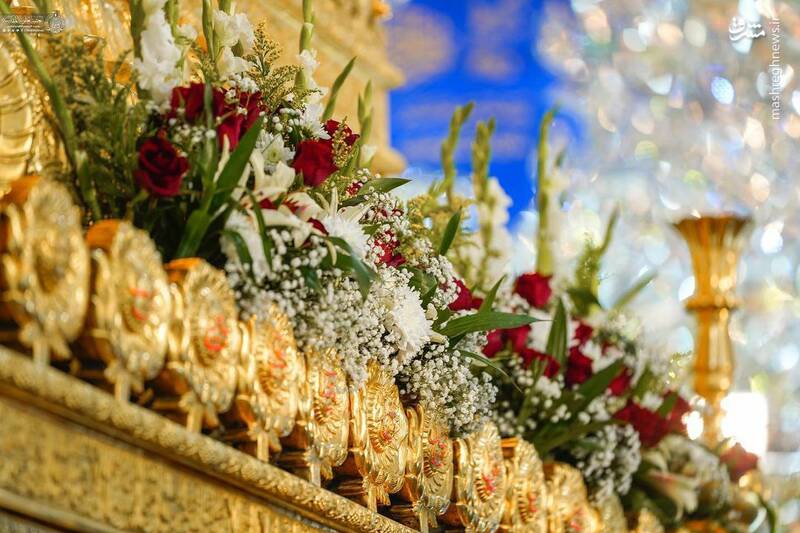 گلآرایی ضریح امیرالمومنین(ع) بهمناسبت ولادت حضرت زینب(س)