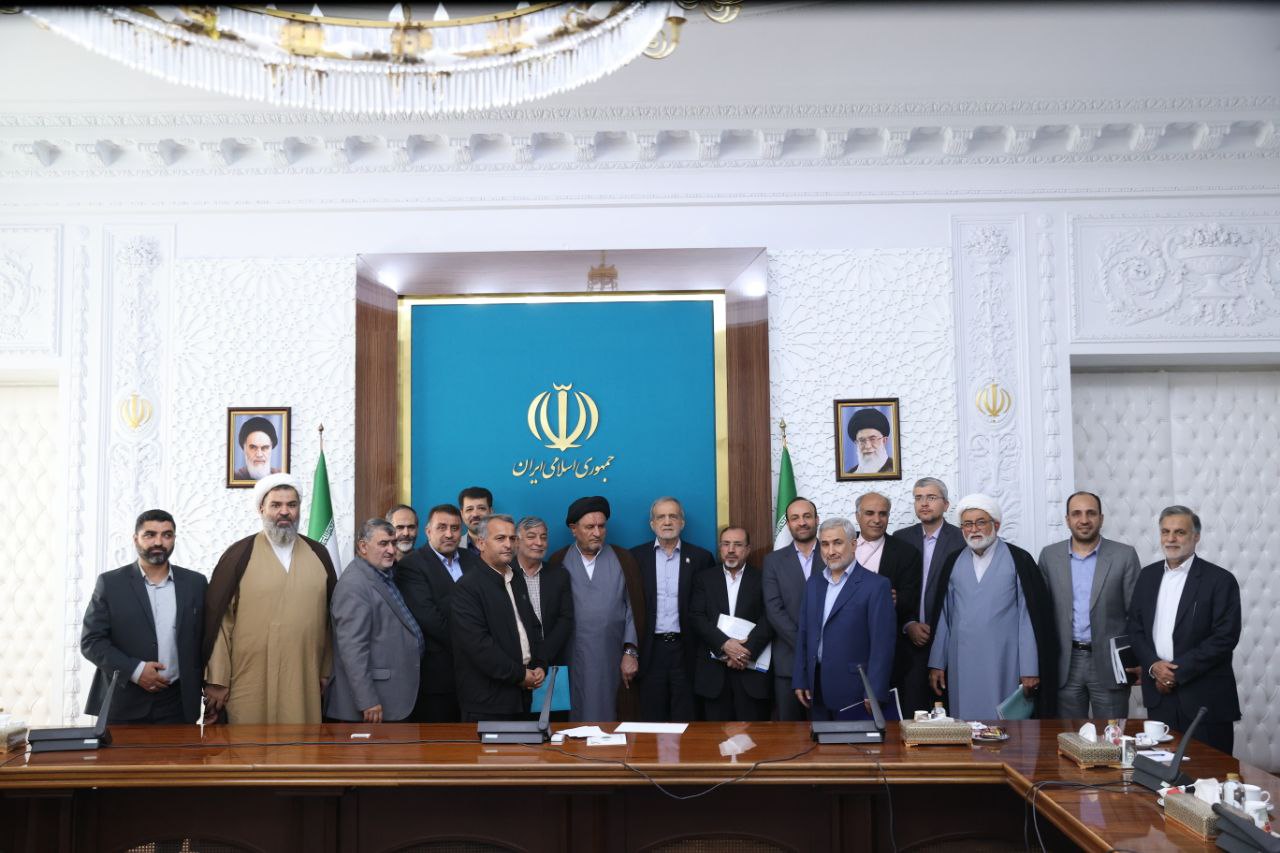رئیس جمهور: باید اختلافات را کنار گذاشته و همه برای غلبه بر مشکلات متحد و یکصدا باشیم