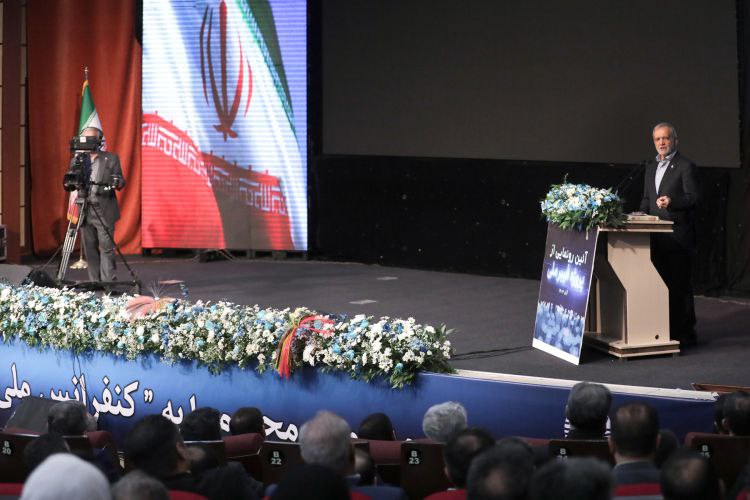 رئیس جمهور: هرگاه در برابر شواهد و دلایل روشن سر خم کنیم، دعوایی وجود ندارد