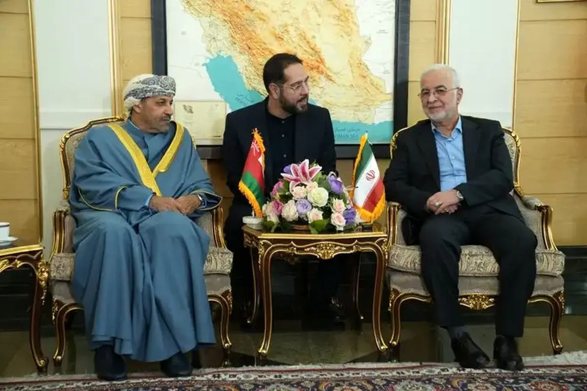 وزیر کشور عمان در دیدار با مومنی: روابط ایران و عمان رو به محکم‌تر شدن است