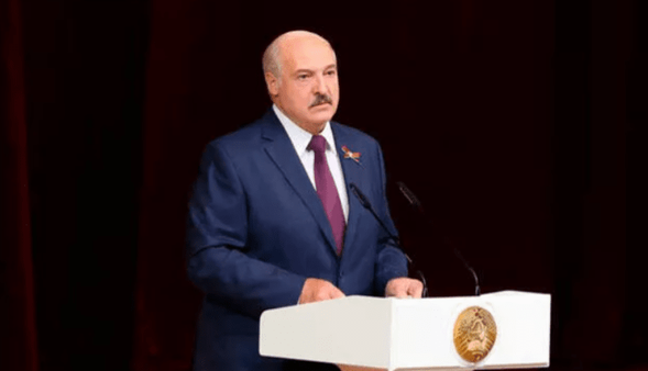 لوکاشنکو: غرب با سیاست تحریم، خود را منزوی می‌کند