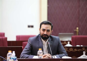 یامین پور: شهید رئیسی ۶ ماه در اتاق پستوی دفترش در نهاد ریاست جمهوری با همسرش زندگی کرد!