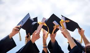 جشن فارغ‌التحصیلی متفاوت دختران عراقی در حرم حضرت ابوالفضل(ع)