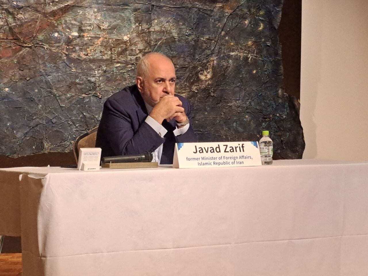 ظریف: آمریکا خیال تسلیم بی‌قیدوشرط ایران را رها کند و به مذاکرات واقعی روی آورد