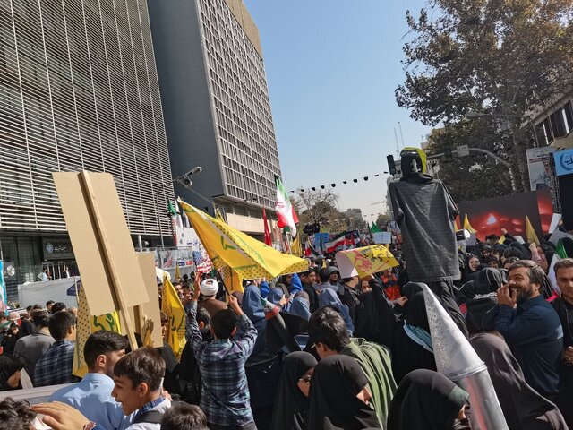 قطعنامه راهپیمایی ۱۳ آبان؛ حق مشروع ملت در ارتقاء بنیه دفاعی و ادامه راهبرد بازدارندگی فعال غیرقابل مذاکره است