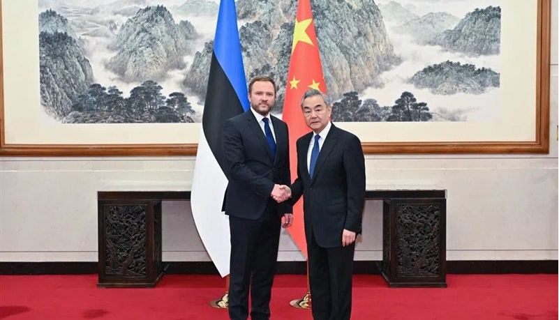 وانگ یی: چین آماده است با اتحادیه اروپا توافق تجارت آزاد امضا کند