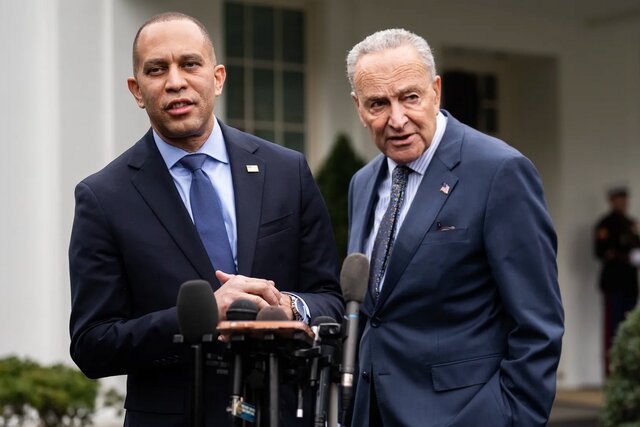 درخواست دموکرات‌ها از ترامپ برای مذاکره درباره بحران تعطیلی دولت فدرال