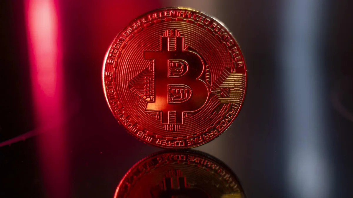 همه نگاه‌ها به بازار کریپتو؛ بیت‌کوین به زیر کشیده می‌شود؟