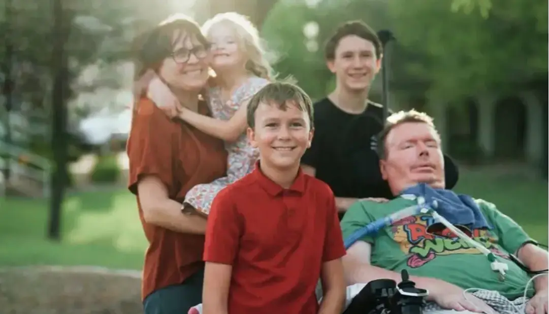 معجزه علم و تکنولوژی؛ پدر مبتلا به ALS حالا «یک جفت چشم جدید» دارد