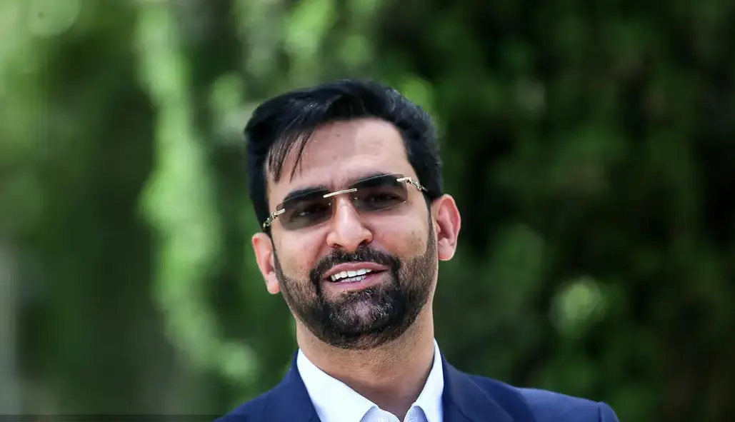 کنایه آذری جهرمی به دولت؛ برای رفع کسری بودجه‌تان، روی دیوار سفره مردم یادگاری ننویسید