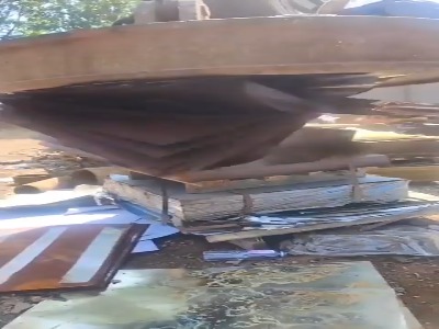 قدرت یک آهنربای الکتریکی قوی در جذب ورق فولادی