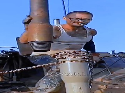 چند لحظه از کار رو سکوهای نفتی