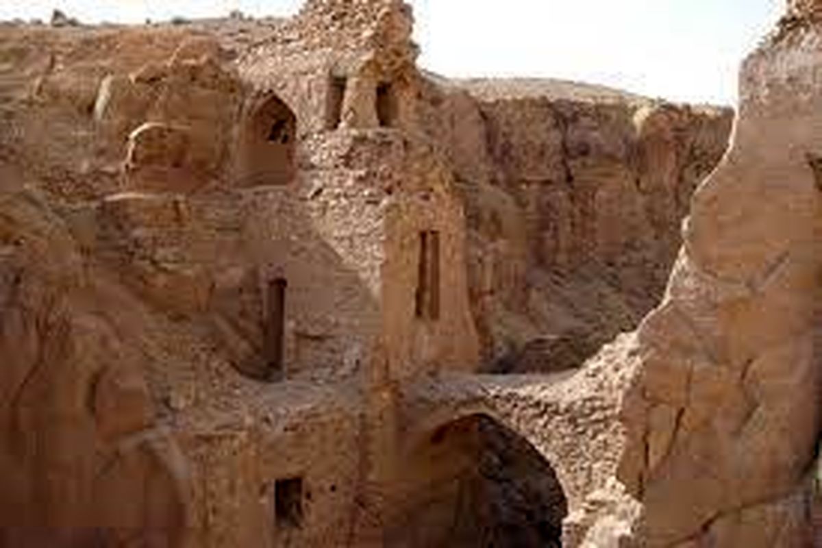 قلعه ای به قدمت حدود ۲۰۰۰ سال