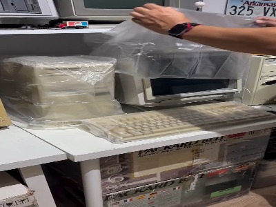 نوستالژی کامپیوتر های قدیمی و کاور روشون یادتونه ؟