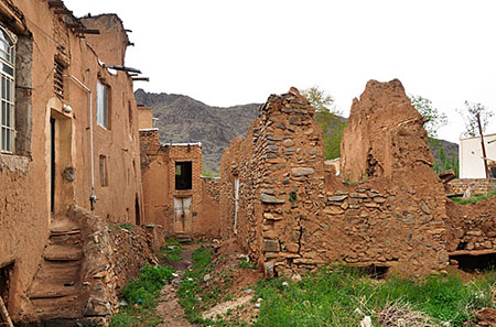 روایتی از روستای طامه در اصفهان