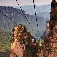 زیپ لاینِ هیجان انگیزِ پارک ژانگ جیاجی