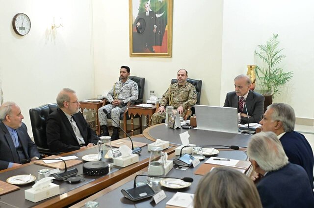 دیدار لاریجانی با نخست‌ وزیر پاکستان