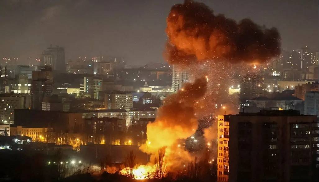 روسیه چند ساعت پس از ابراز امیدواری ترامپ درباره توافق با اوکراین، کی‌یف را بمباران کرد