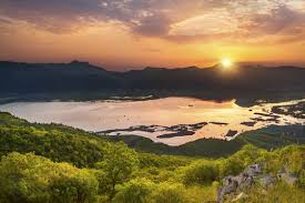 دریاچه زریبار بزرگ‌ترین دریاچه آب شیرین ایران