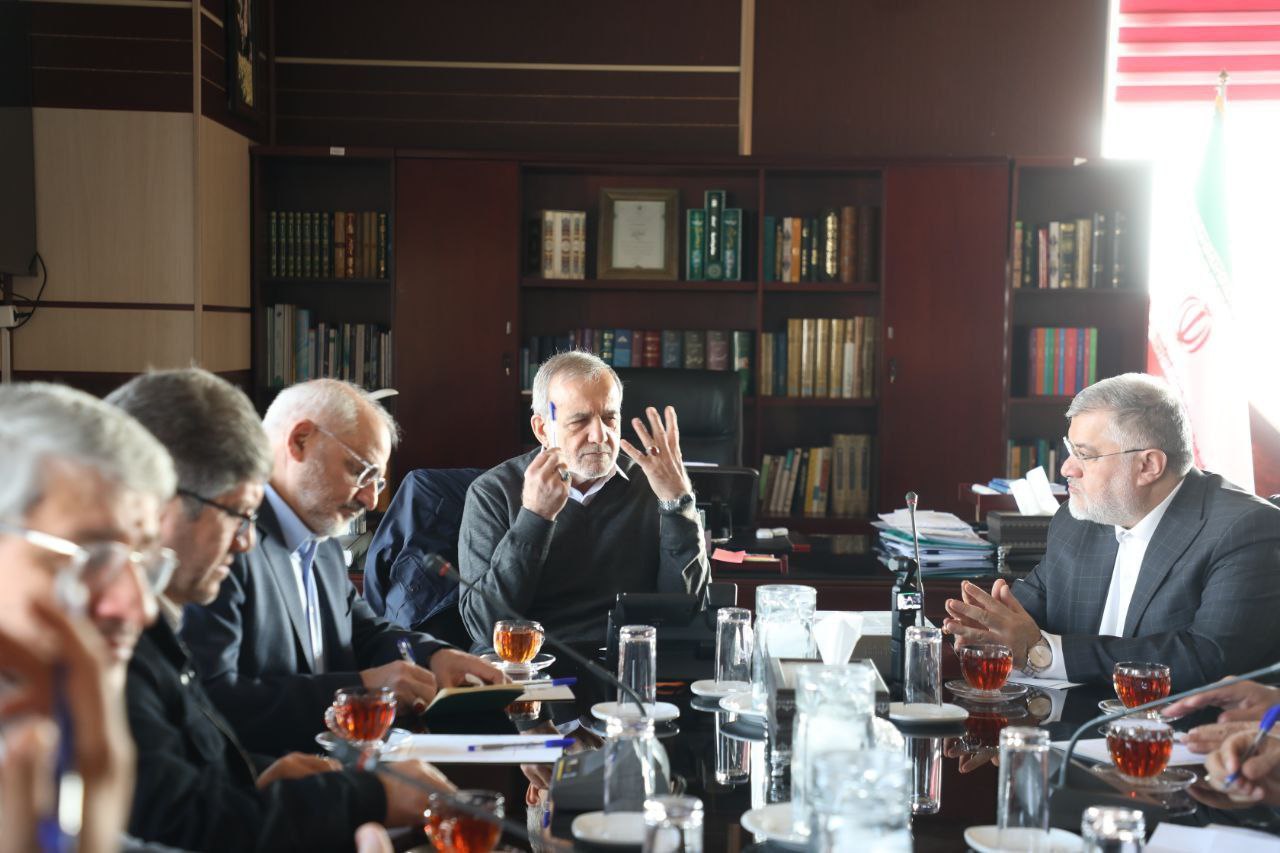 پزشکیان به استانداری تهران رفت