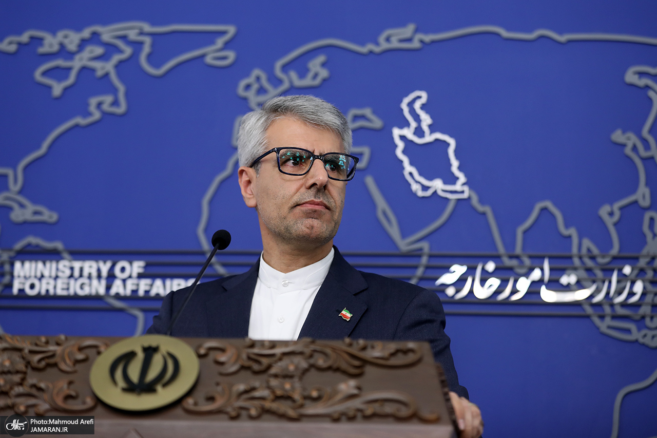 پاسخ سخنگوی وزارت خارجه به ادعاها؛ از خوردن ۲۷۰ کیلو پاستیل و آجیل در مذاکرات برجام تا پناه‌دادن به مقامات ونزوئلایی