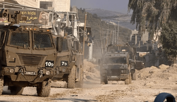 یورش بیش از ۱۰ تانک و نفربر اسرائیلی به جنوب سوریه