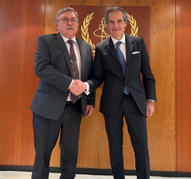 اولیانوف: با گروسی درباره تحولات موضوع هسته‌ای ایران گفت‌وگو کردم