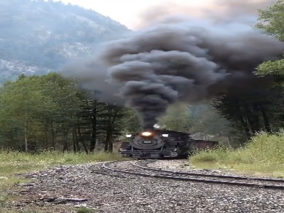 مسیرهای ریلی شگفت‌انگیز با قطارهای کلاسیک و قدیمی در آلاسکا