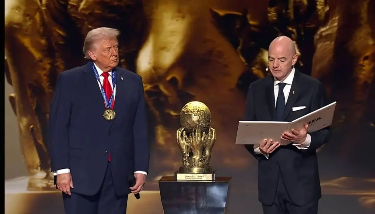 جایزه من‌درآوردی صلح فیفا برای ترامپ، سوژه تمسخر رسانه‌های آمریکایی شد