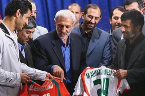 دادکان: علی دایی اخراج شد چون احمدی‌نژاد را به رختکن راه نداد!