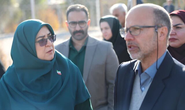 سخنگوی دولت به دانشکده محل تحصیلش رفت