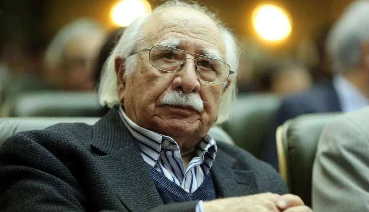 فتح‌الله مجتبایی: آدم از کتاب‌های درسی خجالت می‌کشد!